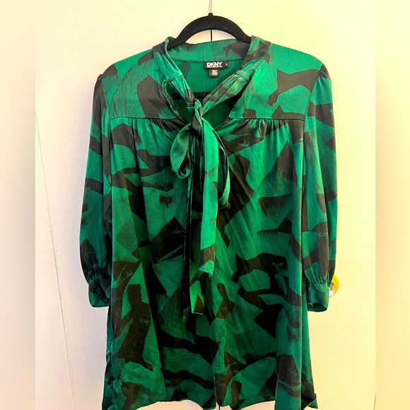 DKNY; Size 4; Green and Black - Picture 1 of 2